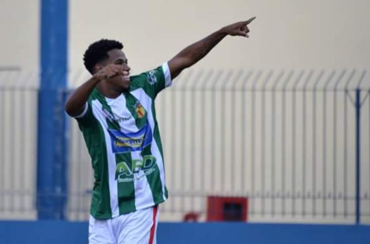 Fã do Fenômeno, autor de 5 gols, Rincon diz: "Meta é deixar o Santa Cruz lá em cima"