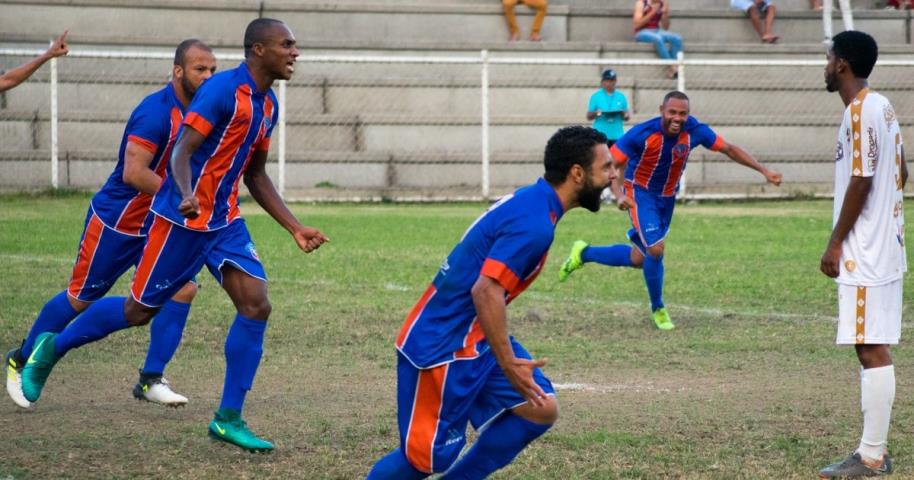 Duque de Caxias vira sobre o Carapebus e segue na luta pela classificação