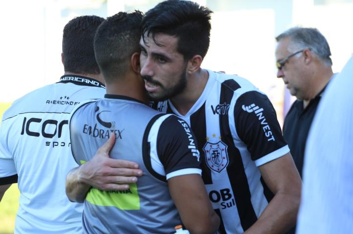 Americano derrota o Artsul e segue líder do Grupo A