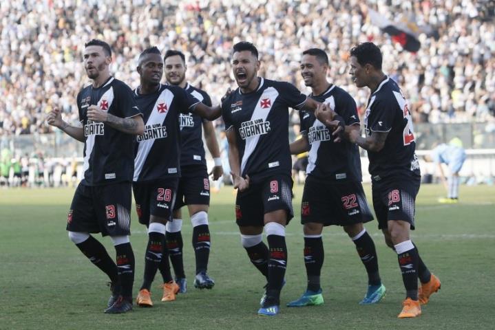 Com gol de Ríos, Vasco vence o Grêmio em São Januário