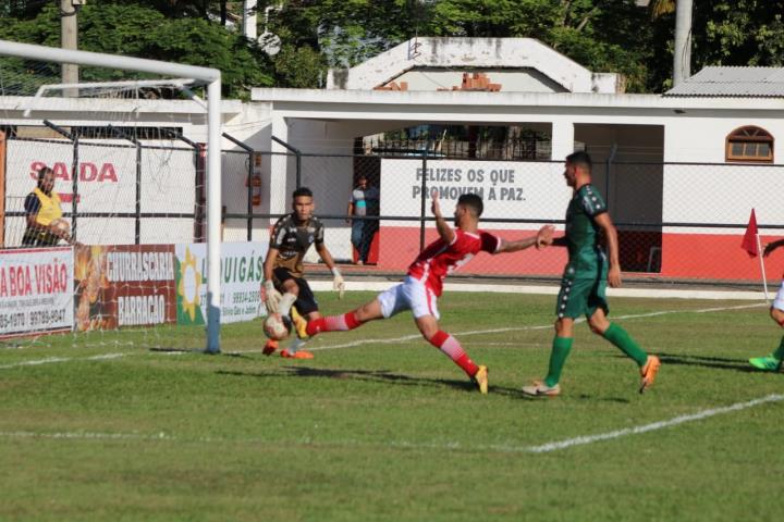 Com show de Raphael Carioca, America goleia o Carapebus