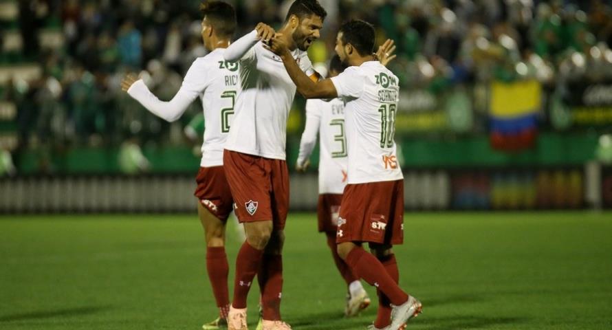 Flu derrota a Chape pela primeira vez em Chapecó