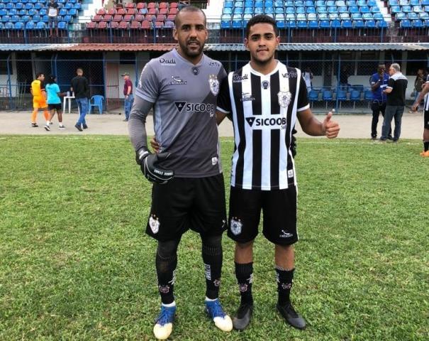 Pai e filho atuam juntos pelo Americano