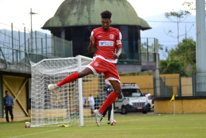 Nova Cidade vence e se classifica para fase final