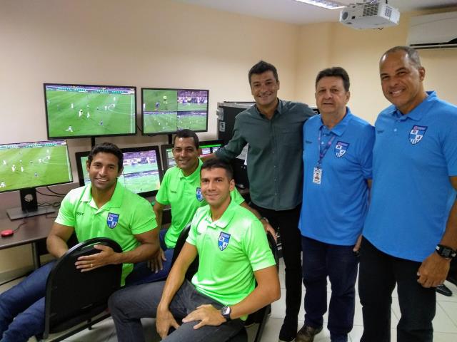 FERJ inaugura simulador do VAR