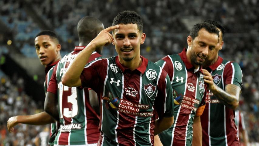 Flu vence o Bahia e se afasta da zona da degola