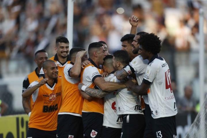 Vasco bate o Fortaleza em São Januário