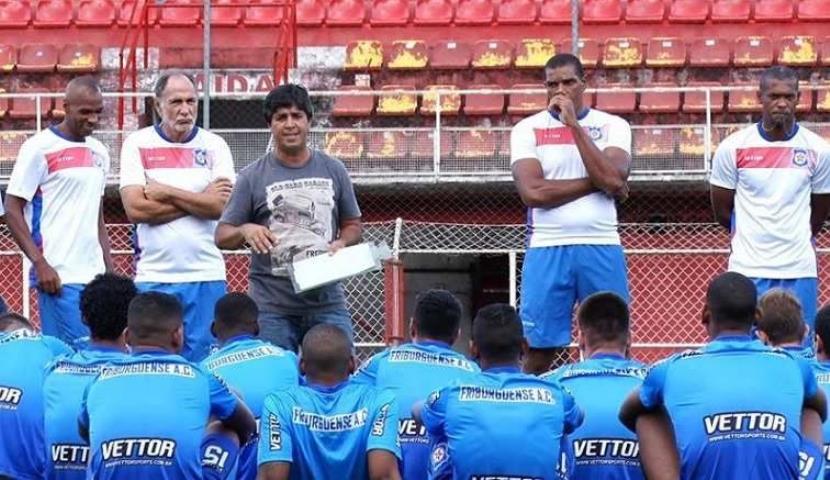 Frizão se reapresenta e anuncia reforços para o Carioca