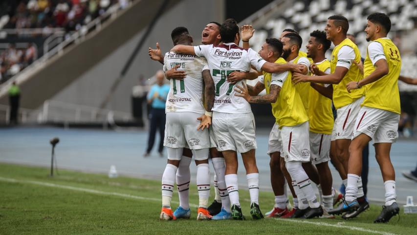 Flu vence o clássico e se afasta da zona do rebaixamento