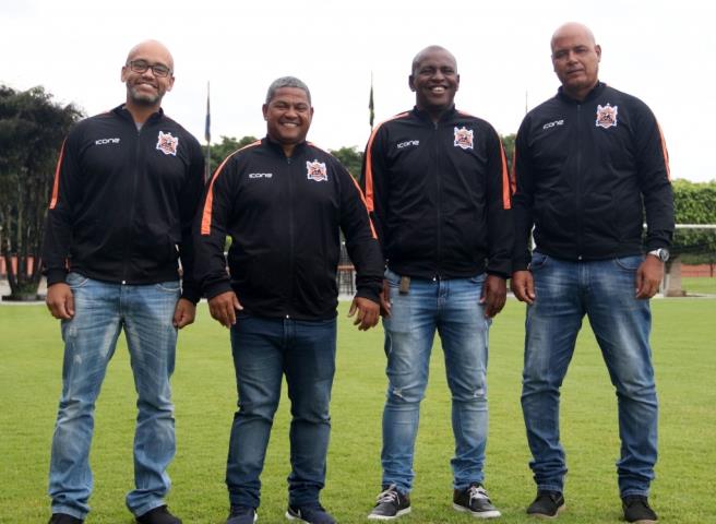 Nova Iguaçu apresenta comissão técnica do Carioca