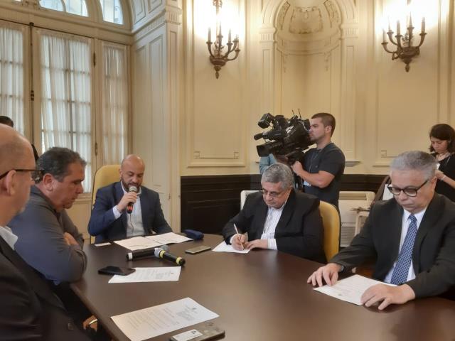 Na Câmara, FERJ esclarece o uso do VAR