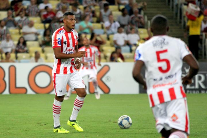 Bangu confirma volta do zagueiro Michel