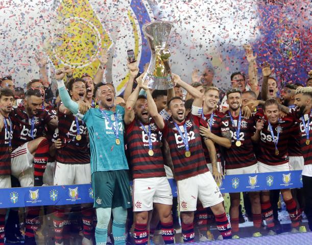 Flamengo goleia na festa do título brasileiro