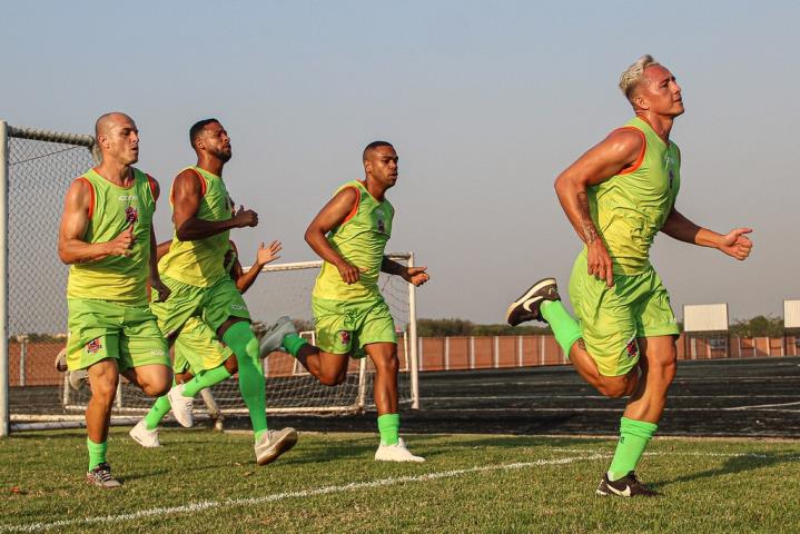 Nova Iguaçu apresenta elenco e inicia os trabalhos para o Carioca