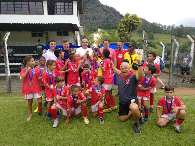 Cantagalo é o campeão do Sub-9