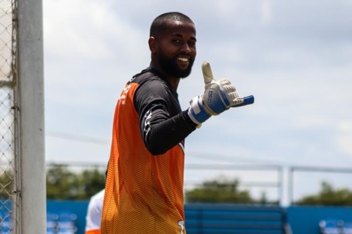 Iago ascende rapidamente e mostra personalidade no profissional do Nova Iguaçu