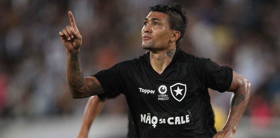 Botafogo vence o Madureira e segue na briga