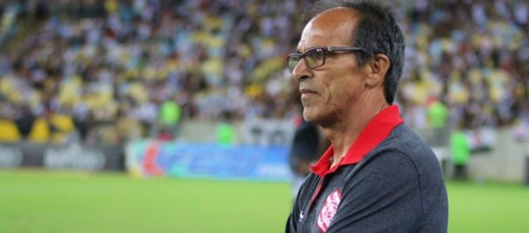 Ado fala em ousadia do Bangu e promete time para frente na semifinal do Carioca