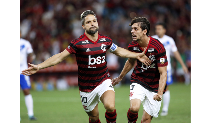 Flamengo goleia e assume liderança do Grupo D da Libertadores