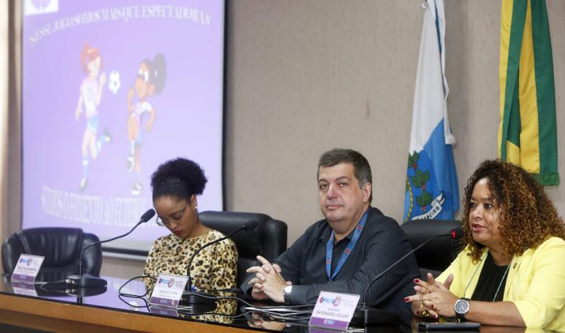 Comitê de Fomento ao Futebol Feminino realiza seminário na FERJ