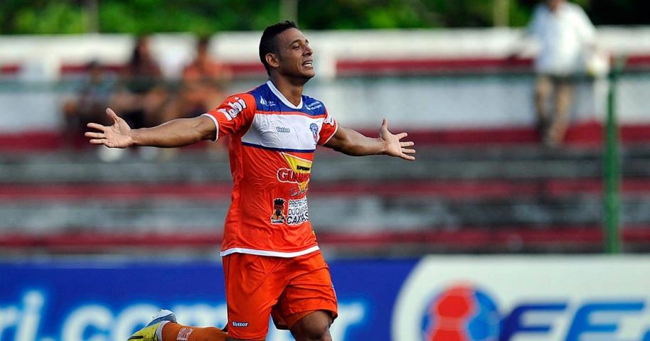 Charles Chad está de volta ao Duque de Caxias