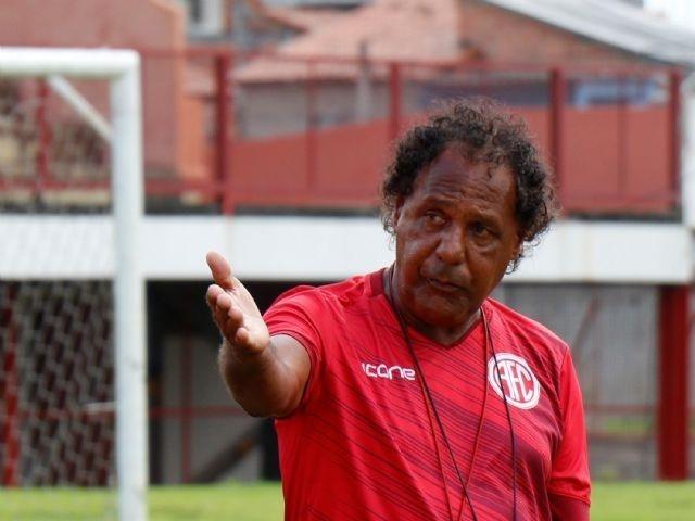 Luizinho destaca importância da pré-temporada antes da estreia