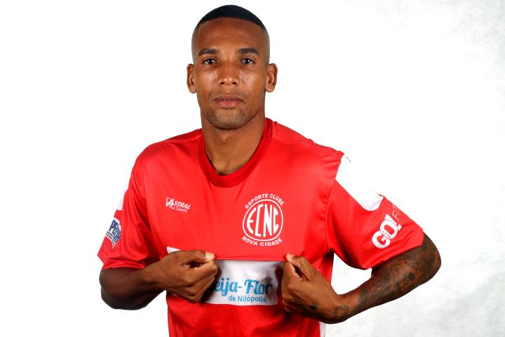 Lateral-direito Carlinhos é mais um reforço do Nova Cidade