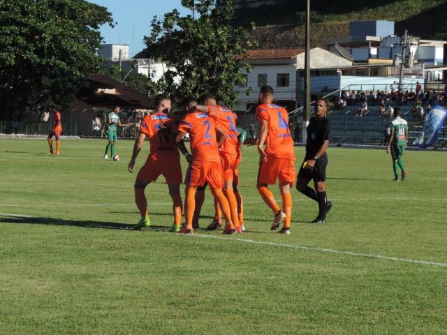 Audax bate o Angra dos Reis na Costa Verde