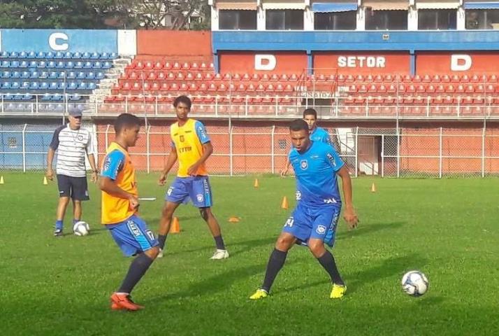 Frizão fica perto de fechar elenco para a B1