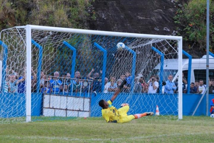 Treinamento e orientação, os segredos de Jonathan na hora do pênalti