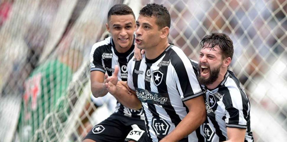 Bota vence o clássico no Nilton Santos