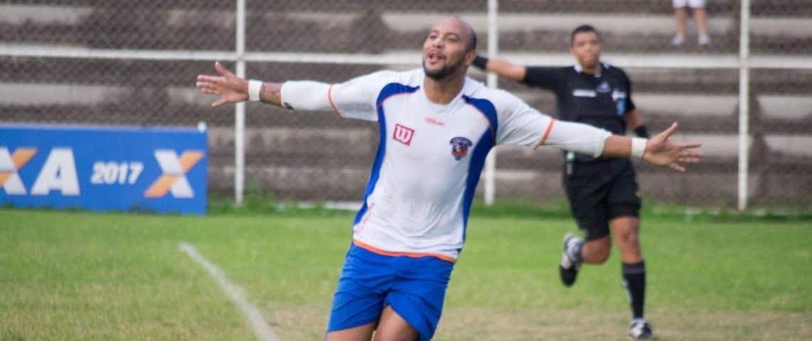 Duque de Caxias anuncia retorno do atacante Léo Guerreiro