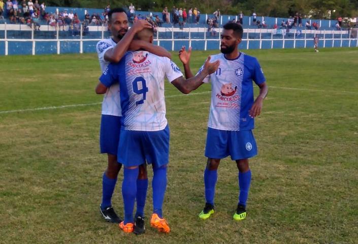 Barra Mansa vence o Santa Cruz