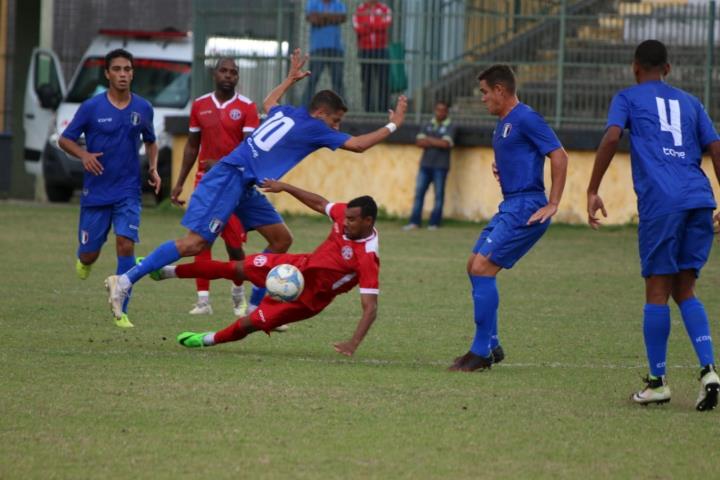 Barra bate o America e pula para 3º