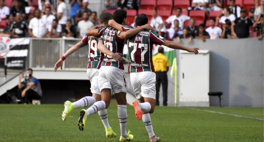 Flu vence o Corinthians em Brasília