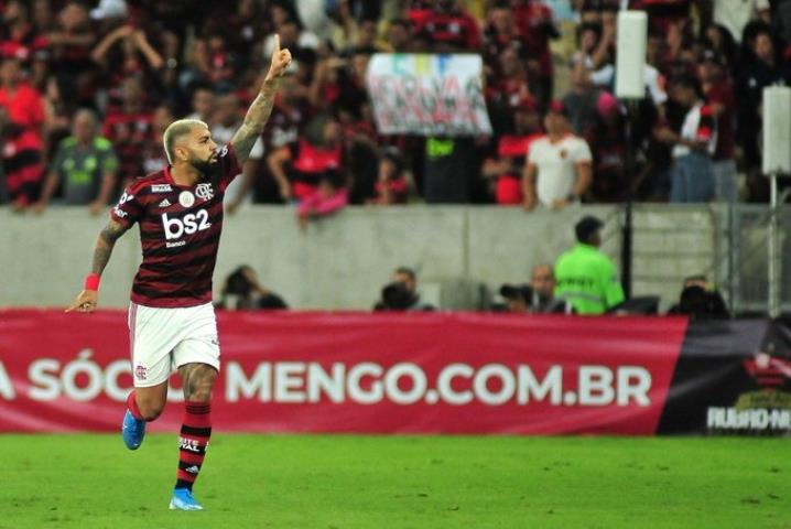 Fla vence mais uma e segue na ponta do Brasileirão