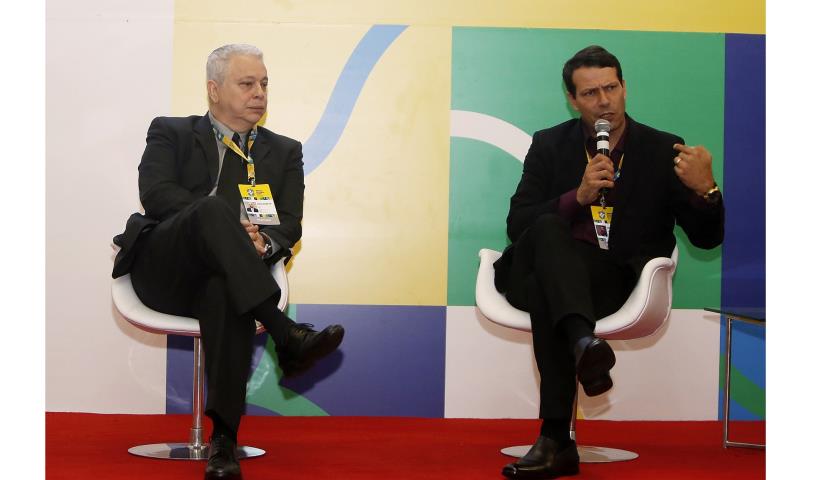 FERJ marca presença em curso do VAR