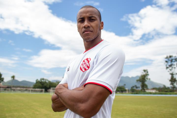 Bangu anuncia mais um reforço para o Carioca