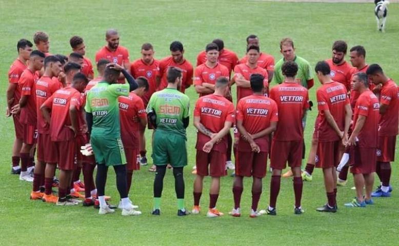 Frizão viaja para "decisão" contra o Macaé