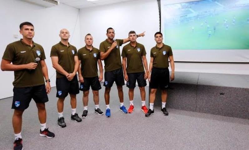 Árbitros e assistentes iniciam pré-temporada em CT do Vôlei