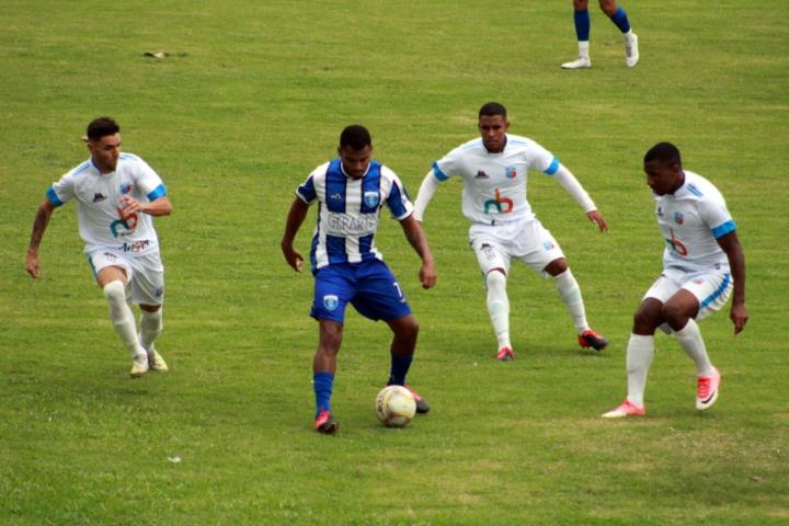 Empate eletrizante na Costa Verde