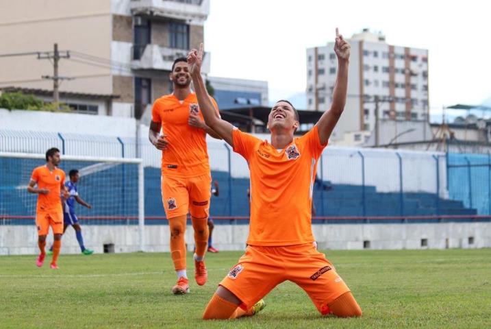 Nova Iguaçu segue imbatível