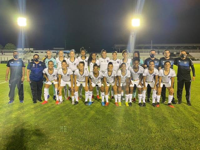 Botafogo derrota o Ceará e garante acesso