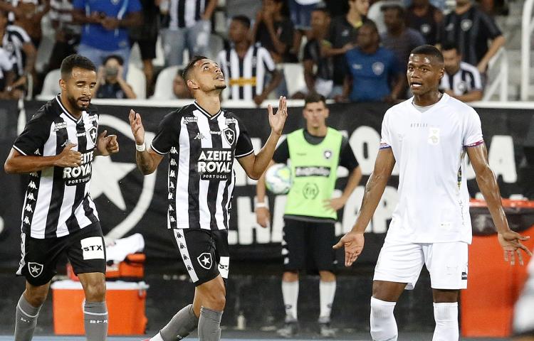 Bota vence e abre vantagem na terceira fase da Copa BR