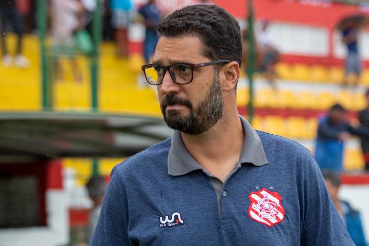 Àllax exalta reação do Bangu e elogia comprometimento tático