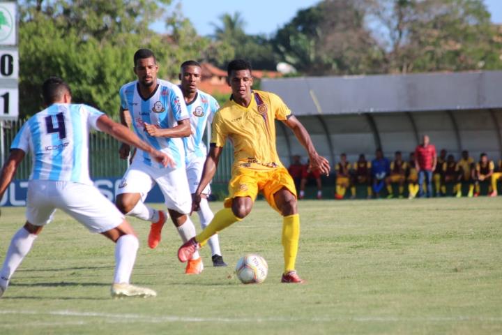 Madureira bate o Macaé em Bacaxá