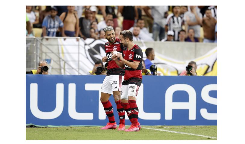 Flamengo vence o Botafogo no Maraca