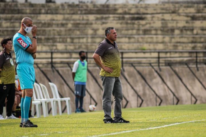 Luizinho Vieira analisa empate: "Merecíamos a vitória"