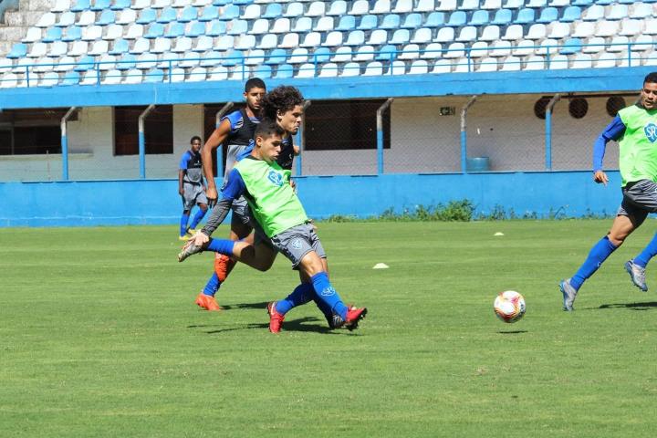 Serrano tenta a reabilitação diante do Olaria