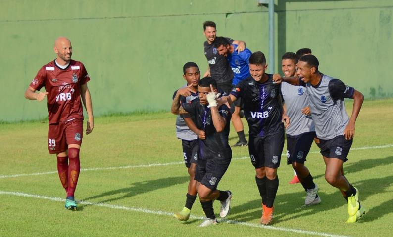 Pérolas vence o Campo Grande e está na final